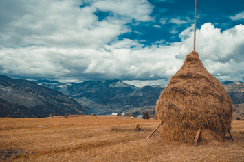 Rivnya, Mountains and sky embrace